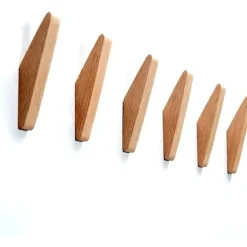 6 väggkrokar i trä 14,2*4,4*2,1 cm, minimalistiska klädkrokar i ek, används för att hänga badrumshanddukar.