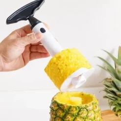 Ananasfräs - SHOP-STORY - Ergonomisk skalare - Beständig plast - Stålblad - 10,5x22x9 cm