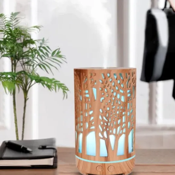 Aromaterapifuktare i träfiberplast, USB-driven eterisk oljediffusor med 7 LED-färgade lampor och fjärrkontroll (EU-kontakt 100-240V)