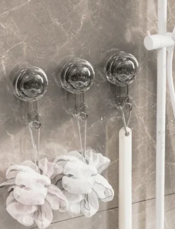 Avtagbar självhäftande dörrkrok