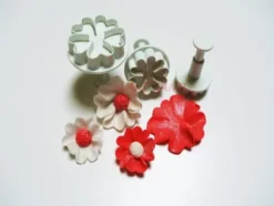 BLOMMOR HJÄRTAN KOLVKÄR