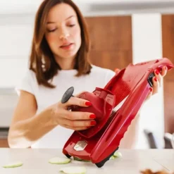 Borner V5 PowerLine Plus set grönsaksskärare, frukt- och grönsaksskärare med frukthållare, skivinsats, skalare, 10 typer av snitt, 6-delat set, röd