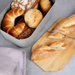 BRÖDSLÅDA MED BAMBUSKIVOR GRÅ 259302