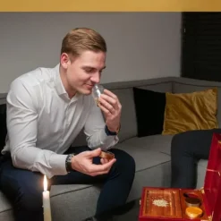 Förvaringslåda i trä och 3 glasbehållare för lyxiga örter