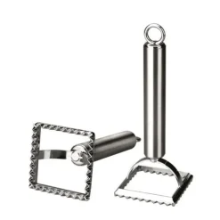 FYRKANTIG RAVIOLI CUTTER - 18% ROSTFRITT STÅL AV ÖVER KVALITET - DIMENSIONER 6 CM X 6 CM - SÄKER I DISKMASKINEN