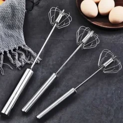 Äggvisp i rostfritt stål Halvautomatisk äggvisp Handskjut roterande vispmixer för blandning av mjölkskummare gräddtillverkning