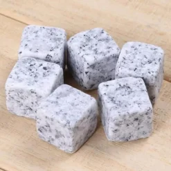 GL11091 - Set med 6 stycken granitwhiskystenkuber. Glaciärsten. bulk naturlig kylare till jul. redskap