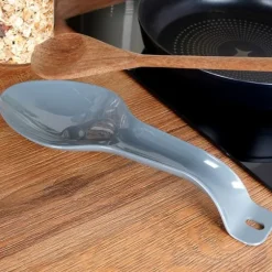 Grå slev- och skedställ