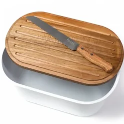 HUSLA BRÖDBAGARE MED SKÄRBRÄTA OCH KNIV 73940