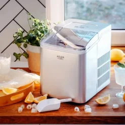 Ismaskin med kapacitet på 12 kg per dygn och automatisk rengöring