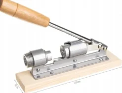 Iso Trade Nötknäppare på stativ