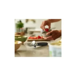 Köksaccessoar Joseph Joseph Glasskopa med integrerat verktygsstöd Elevate