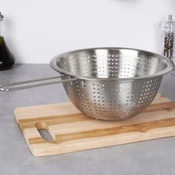 Kökssil i rostfritt stål med handtag 21 cm