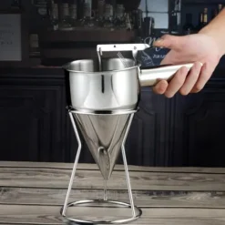 Kökstratt i rostfritt stål med stativ - perfekt för bakning, såser och krämer