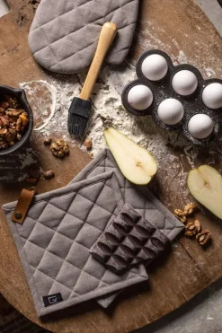 Kosta Linneväfveri Grillvante, Grå