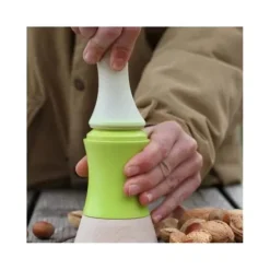 Kraftlös nötknäckare och nötter Toha grå