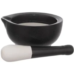 Kryddmortel i svart porslin