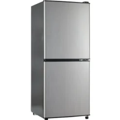 106L Mini-Kylskåp, 60L kyl + 46L frys, 7 temperaturer, Silverdörr, LED-ljus, Justerbara hyllor, 166 kWh/år