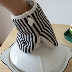 Mikrovågsugnsvantar Värmebeständiga randiga mönster Tjocka bomullsugnsvantar med snöre Svarta