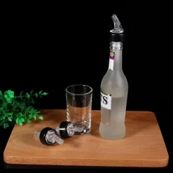 35ml Praktisk Plast Sprit Sprit Hällare Flöde Vinflaska Häll Pip Stoppar Transparent