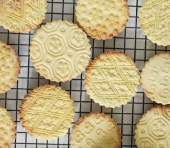 MoodForWood Träkavel 25 cm med handtag, set om 5, graverad, perfekt för bakning - Kimonomönster