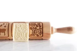 MoodForWood Träkavel, Graverad, 43 cm med Handtag, Perfekt för Bakning - Vintermönster