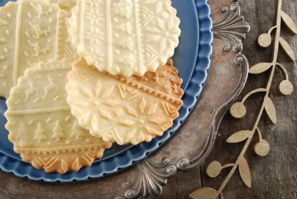 MoodForWood Träkavel, Graverad, 43 cm med Handtag, Perfekt för Bakning - Norskt Mönster