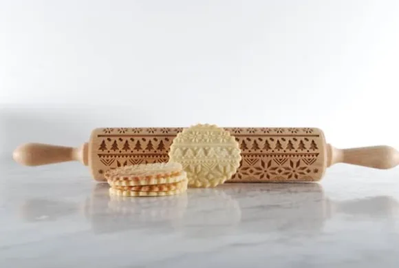 MoodForWood Träkavel, Graverad, 43 cm med Handtag, Perfekt för Bakning - Norskt Mönster