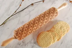 MoodForWood Träkavel, Graverad, 43 cm med Handtag, Perfekt för Bakning - Nyckelpiga Mönster