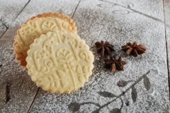 MoodForWood Träkavel, Graverad, 43 cm med Handtag, Perfekt för Bakning - Dala Mönster