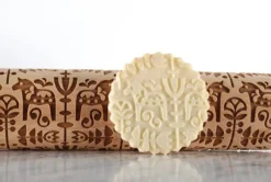 MoodForWood Träkavel, Graverad, 43 cm med Handtag, Perfekt för Bakning - Dala Mönster