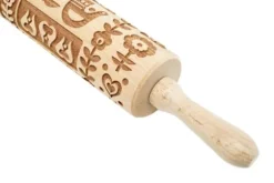 MoodForWood Träkavel, Graverad, 43 cm med Handtag, Perfekt för Bakning - Skandinaviskt Mönster