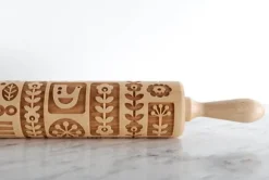 MoodForWood Träkavel, Graverad, 43 cm med Handtag, Perfekt för Bakning - Skandinaviskt Mönster