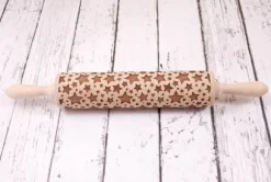 MoodForWood Träkavel, Präglad, 43 cm med Handtag, Perfekt för Bakning - Stjärnmönster
