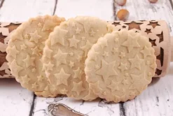 MoodForWood Träkavel, Präglad, 43 cm med Handtag, Perfekt för Bakning - Stjärnmönster