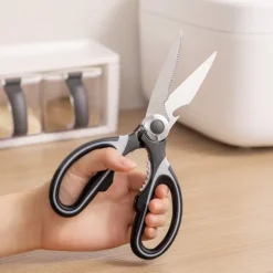 Multifunktionell sax med elektropläterat skydd (2,5 mm tjockt) och slida