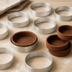 Perforerad pajform med kant 8 cm / 6 delar