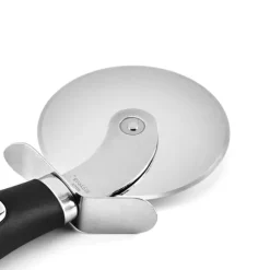 Pizzaskärare i rostfritt stål med hjul för kökspizzaskärare med halkfritt grepp