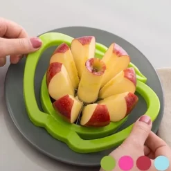 Äppelskärare lätt att skära redskap * Mått: 17,5 x 14,5 x 4 cm * Material: rostfritt stål och PVC * Färg: al...