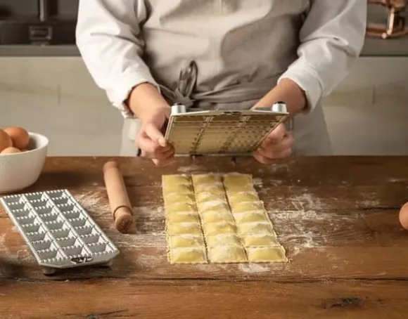 RAVIOLI FORM MARCATO RUND 24ST. + RULLE