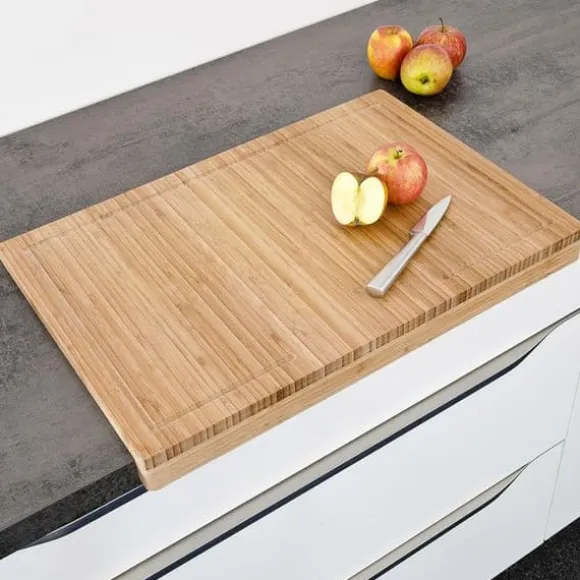Relaxdays Skärbräda i bambu, elegant design, H x B x D: ca 5 x 56 x 38 cm, för köket, natur