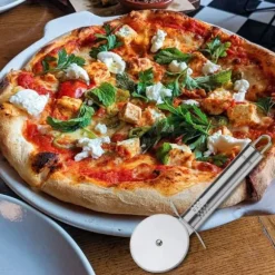 Rostfritt pizzahjul 18,5 cm Fackelmann Ovale Limited Edition