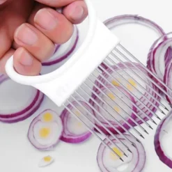 Rostfritt stål Lökhållare Lökskärarassistent Rostfritt stål Köksprylar för att skiva kötttråd Frukt Grönsaker Vit