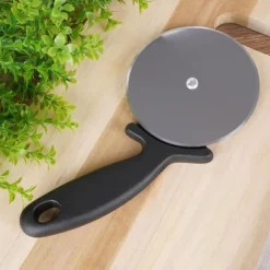 Rund pizzaskärare i stål, 20,5 cm