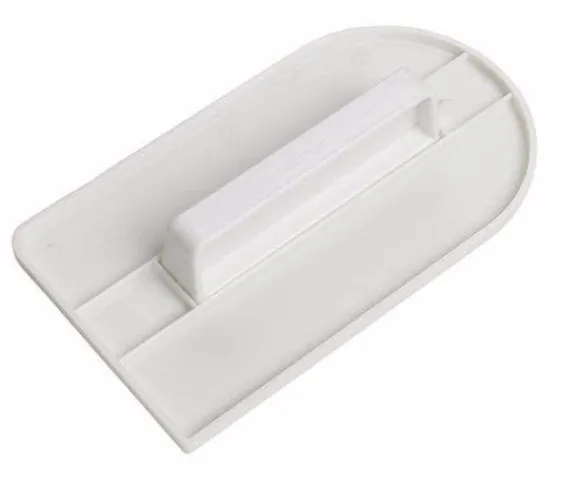 Rundad bakpåse för att jämna ut kakan