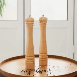 Salt- och pepparkvarn 30 cm i hållbar gummiträ och keramik