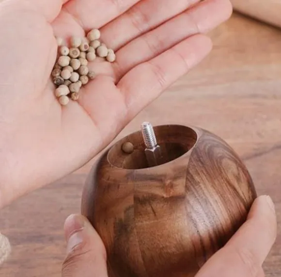 Salt- och Pepparkvarn Rund 8 cm Trä