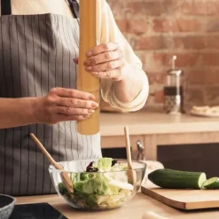 Salt- och pepparkvarn, trä, 51,5x6 cm