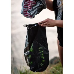 SCRUBBA WASH BAG 13.5L Black, tvättpåse resa, drybag med inbyggd tvättbräda