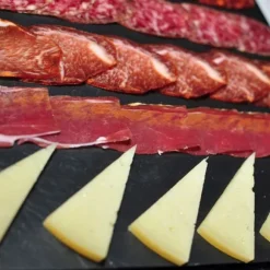 Semi-professionell köttskärare i rostfritt stål, skärskiva 19 cm MPM MKR-04M 150W Silver 00699